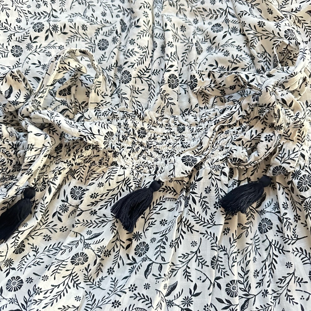Old navy tie shoulder with tassels, mini floral dress